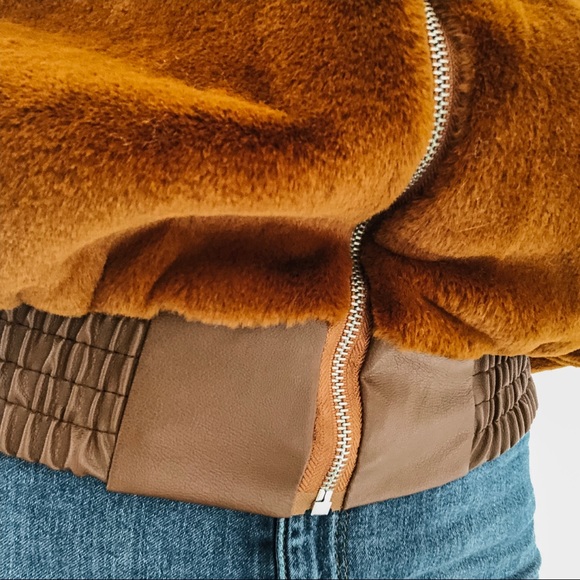 ✨ Host Pick ✨ NEW Super soft teddy bomber - Picture 2 of 7